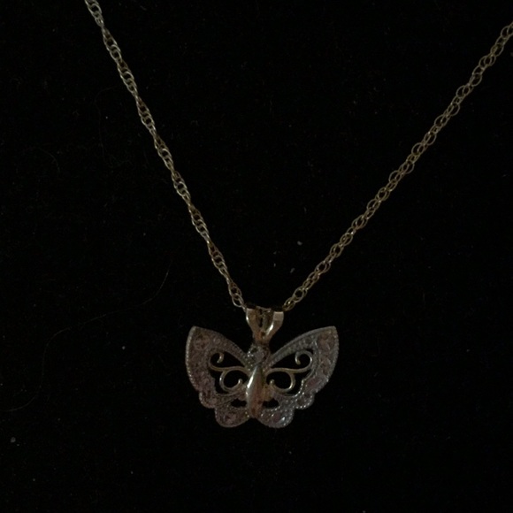 10k butterfly 🦋 necklace - Picture 6 of 6